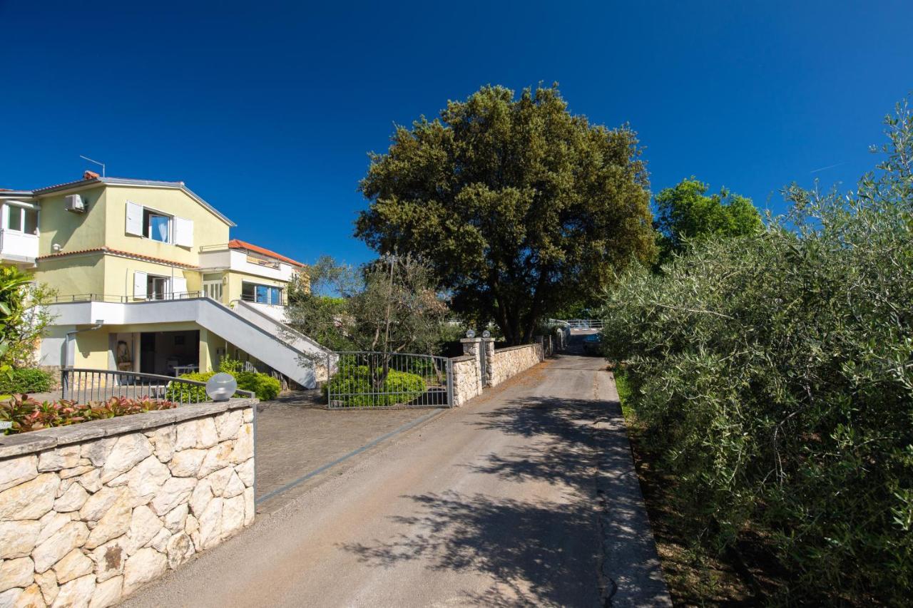 Apartment Portapisana Just 50M From The Beach Krk Town Exterior foto
